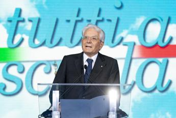 Migranti, Mattarella: “Da loro inserimento scolastico dipende futuro Italia”