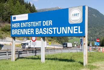 Migranti, Vienna rafforza controlli al Brennero