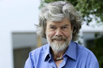 Reinhold Messner non è più il re degli Ottomila, Guinness gli toglie il record: la replica