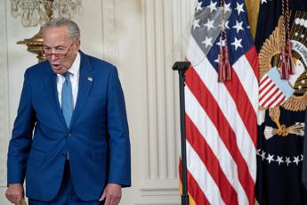 Senato Usa, in aula con felpa e cappuccio: nuovo dress code non piace a repubblicani