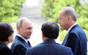 Ucraina, Putin apre sul grano con riserva. Erdogan tenta la mediazione
