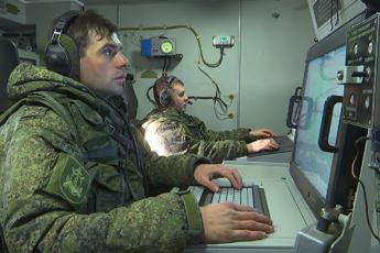 Ucraina, Russia preoccupata da attacchi a basi aeree e Flotta russa: l’analisi