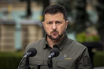 Ucraina, il piano di Zelensky: “F-16 per cambiare la guerra, nessun dialogo con Russia”