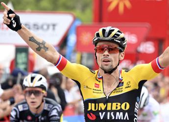 Vuelta di Spagna 2023, Roglic vince 8° tappa. Kuss nuova maglia rossa