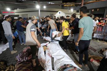 Attacco ospedale Gaza, centinaia di morti: scambio accuse Hamas-Israele, cosa sappiamo