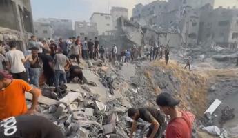 Gaza, “oltre 50 morti in campo profughi”: Hamas accusa Israele