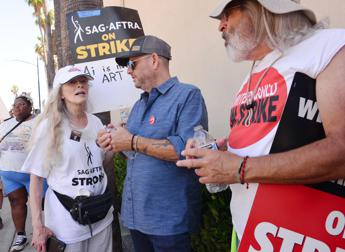 Hollywood, sciopero attori ad oltranza: trattative sospese con produttori