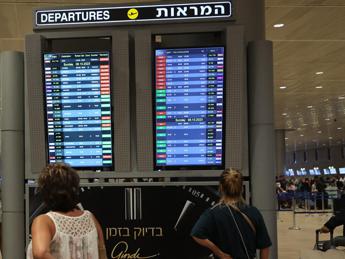 Israele, Farnesina: “In volo altro aereo con italiani rimpatriati”
