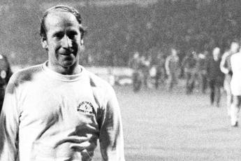 Morto a 86 anni Sir Bobby Charlton, leggenda del Manchester United