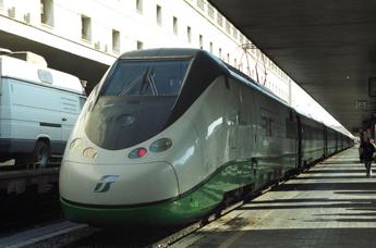 Treni, oggi guasto a Roma: ritardi, orari cambiati e cancellazioni