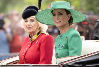 Camilla e il suo rapporto idilliaco con Kate, ma ancora stentato con William