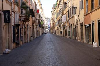 Cane caduto da finestra a Roma, la padrona: “Io minacciata e insultata”