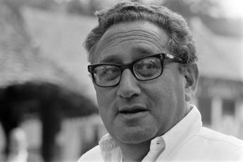 I 100 anni di Henry Kissinger, Grande Vecchio politica estera americana: la sua storia