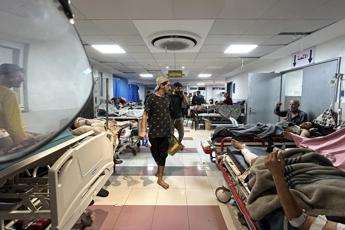 Israele, ‘operazione mirata’ in ospedale al Shifa contro Hamas: “Tank nel complesso”