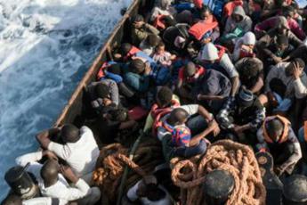 Migranti, opposizioni contro accordo Italia-Albania: “E’ deportazione”