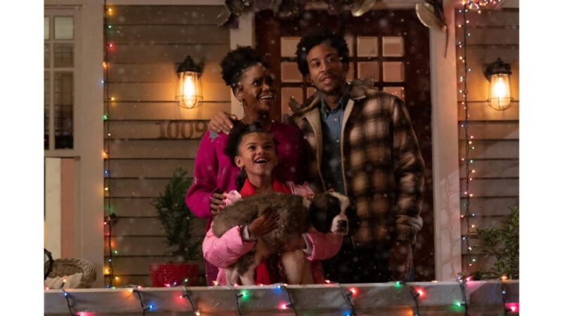 Scivolando sulla neve – la commedia originale natalizia per famiglie in uscita il 17 novembre su Disney+