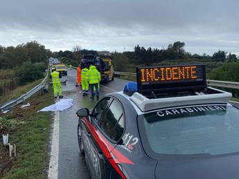 Schianto mortale a Cagliari, sparito il ragazzo che guidava l’auto: era senza patente