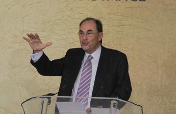 Spagna, spari contro il fondatore di Vox: colpito al volto Vidal-Quadras