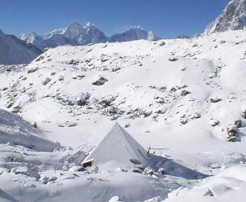 Clima, scoperto fenomeno sorprendente sui ghiacciai dell’Himalaya