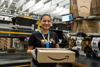 Lavoro, oltre 18.000 posti creati da Amazon in Italia e il Piemonte