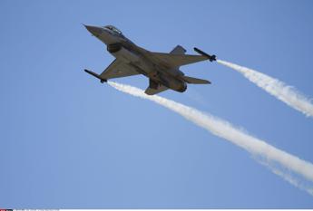 Ucraina, F-16 in arrivo. Russia: “Servono più armi per guerra”
