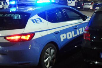 Milano, accoltella ex compagna sul bus: 54enne fermato per tentato omicidio