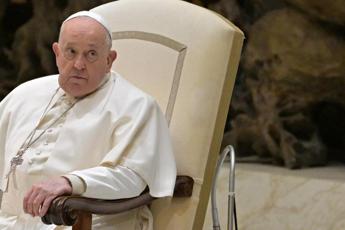 Papa Francesco: “Armi e contraccettivi gli investimenti col maggior reddito”