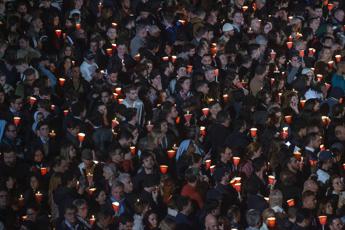 Ascolti tv, oltre il 20% di share per la Via Crucis Venerdì Santo su Rai1