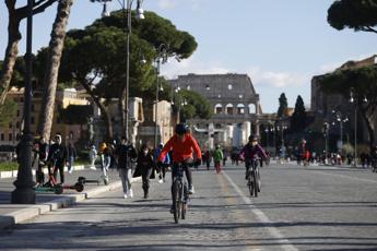 Domenica ecologica a Roma, domani blocco delle auto: orari e mappa zone