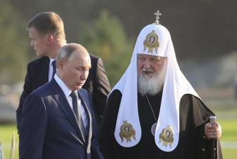 Ucraina, la chiesa russa ‘benedice’ l’operazione speciale: “È guerra santa”