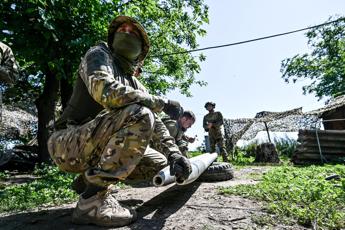 Ucraina, nuovo pacchetto di armi Usa: “Basteranno solo per un paio di settimane”