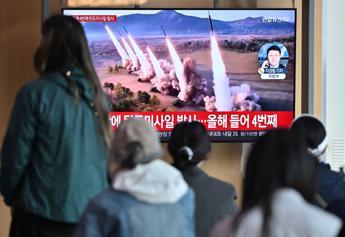 Corea del Nord simula contrattacco nucleare: “Avvertimento per Usa e Seul”