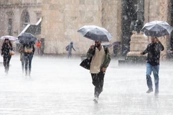 Giù le temperature e ancora pioggia sull’Italia, cosa ci aspetta e quando arriva il caldo?