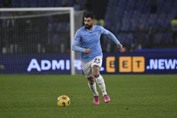 La Ferrari di Elseid Hysaj prende fuoco: “Sto bene, difetto dell’auto”