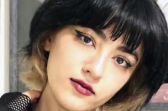 Proteste Iran, Bbc: “16enne Nika molestata e uccisa da forze sicurezza, non fu suicidio”