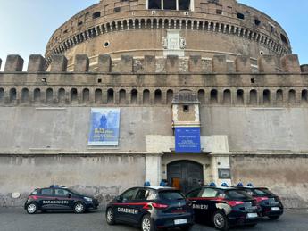 Roma, vigilante morto a Castel Sant’Angelo con cintura stretta al collo