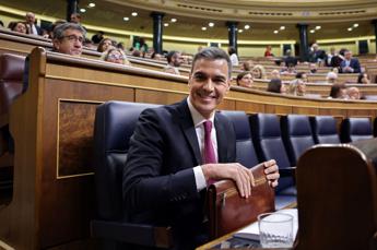 Spagna, Sanchez: “Ho deciso di proseguire con tutta la forza alla guida del governo”