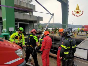 Suviana, turbina esplosa in centrale: 3 operai morti, si cercano i 4 dispersi