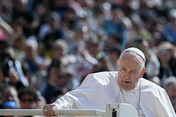 “C’è scarsità di vocazioni in Italia”, il dolore del Papa