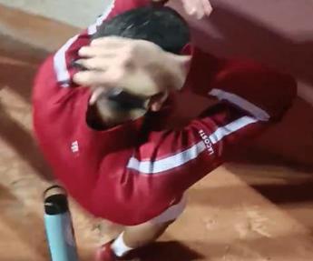 Djokovic colpito in testa da borraccia agli Internazionali d’Italia – Video