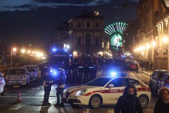 Firenze, scontri vicino al consolato Usa: studenti perquisiti