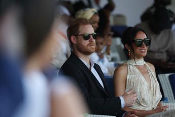 Meghan, Harry e l’ondata di regali durante tour in Nigeria: che fine hanno fatto?