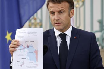 Ucraina, Macron: “Consentire a Kiev di colpire in Russia”
