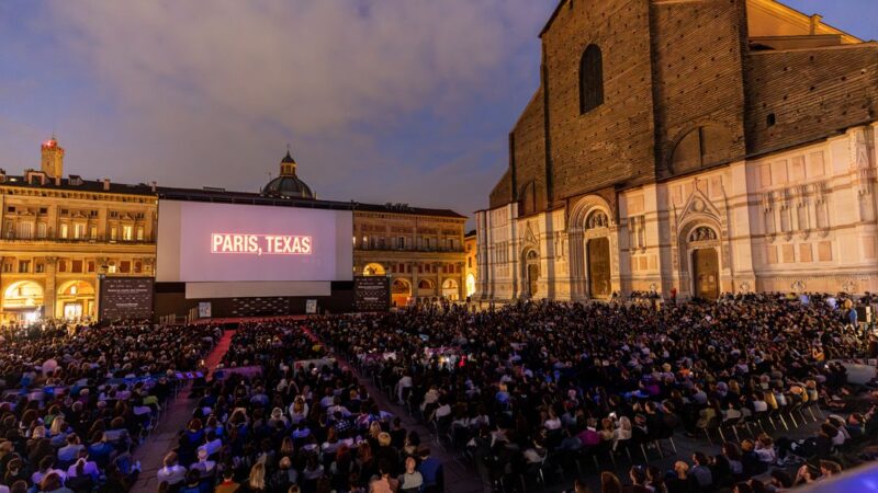 Il Cinema Ritrovato, giorno 2 – Kubrick, Mann e la dolcezza di “Paris, Texas” in Piazza Maggiore