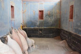 A Pompei scoperto un sacrario con pareti azzurre