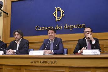 Autonomia, appello del M5S a Mattarella: “Rinvii la legge alle Camere”
