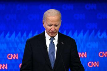 Biden flop nel confronto tv, allarme tra i democratici: “Era disorientato”