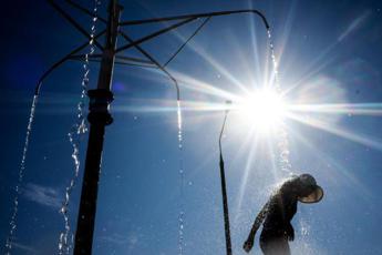 Caldo nel weekend, allerta oggi e domani: domenica arancione a Bari