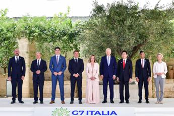 G7, una foto e due donne al centro: Giorgia Meloni e Ursula Von der Leyen
