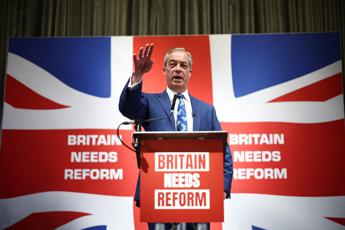 Gran Bretagna, il ritorno di Nigel Farage: ‘Mr Brexit’ si candida alle politiche